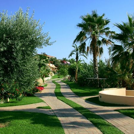Hotel Villaggio Cala Di Volpe Capo Vaticano Buitenkant foto