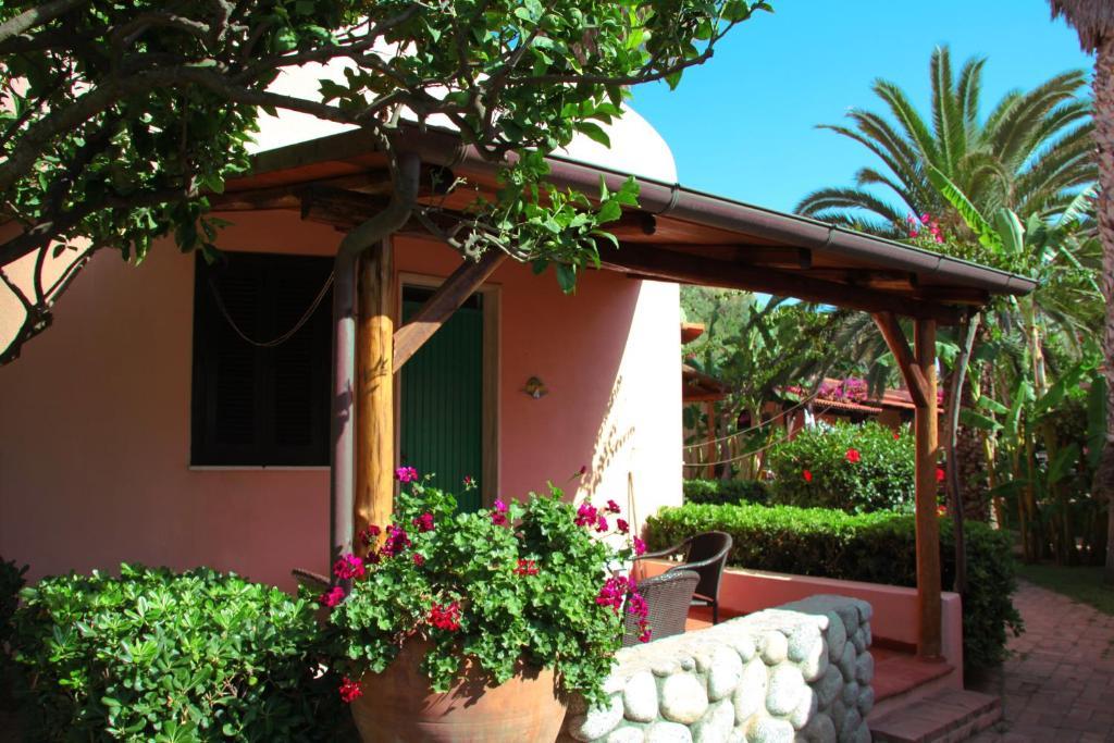 Hotel Villaggio Cala Di Volpe Capo Vaticano Kamer foto