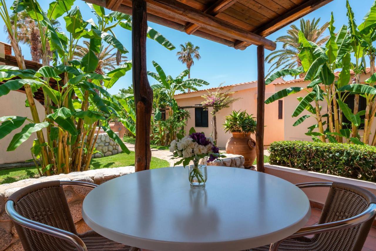 Hotel Villaggio Cala Di Volpe Capo Vaticano Buitenkant foto