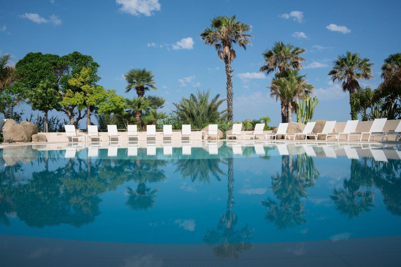 Hotel Villaggio Cala Di Volpe Capo Vaticano Buitenkant foto