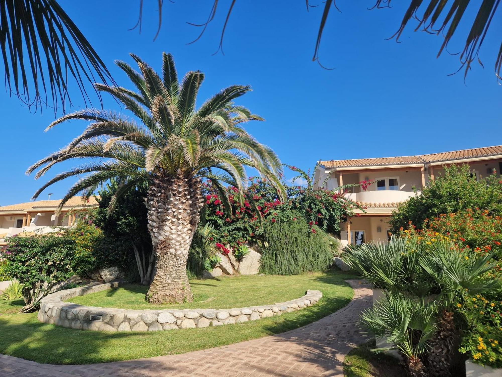 Hotel Villaggio Cala Di Volpe Capo Vaticano Buitenkant foto