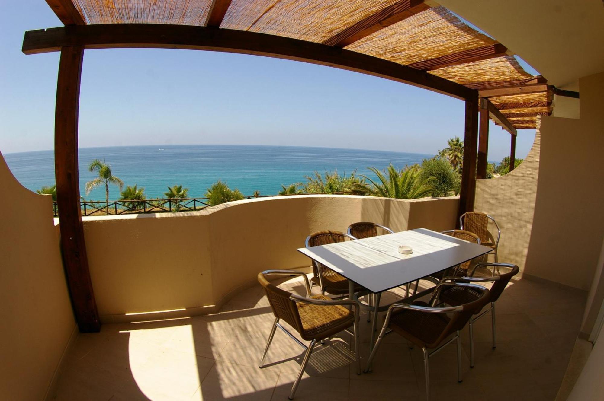 Hotel Villaggio Cala Di Volpe Capo Vaticano Buitenkant foto