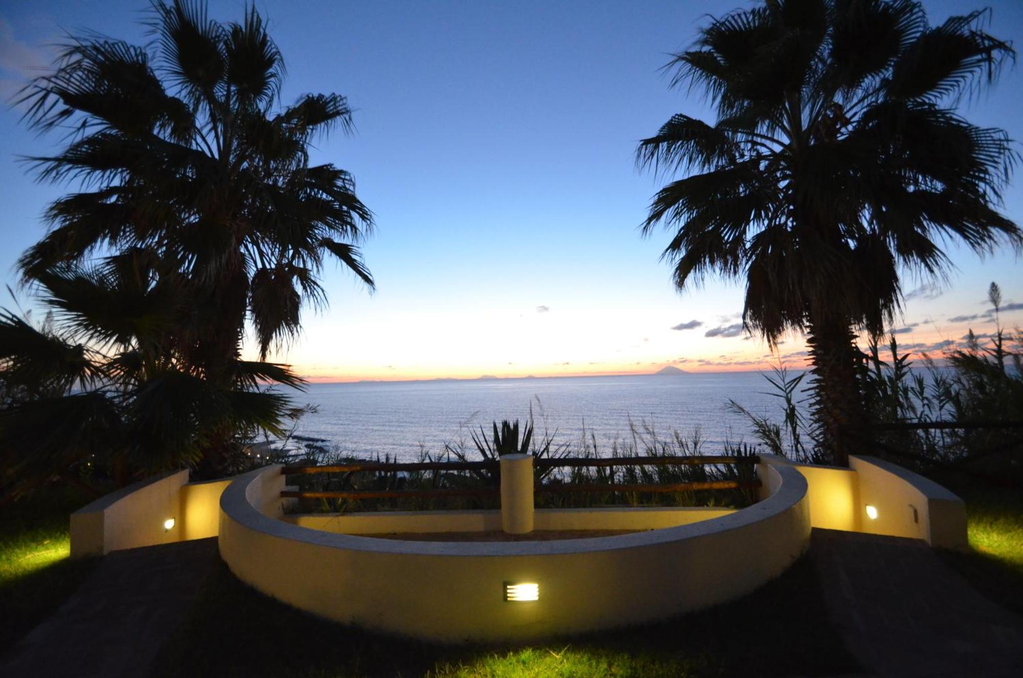 Hotel Villaggio Cala Di Volpe Capo Vaticano Buitenkant foto