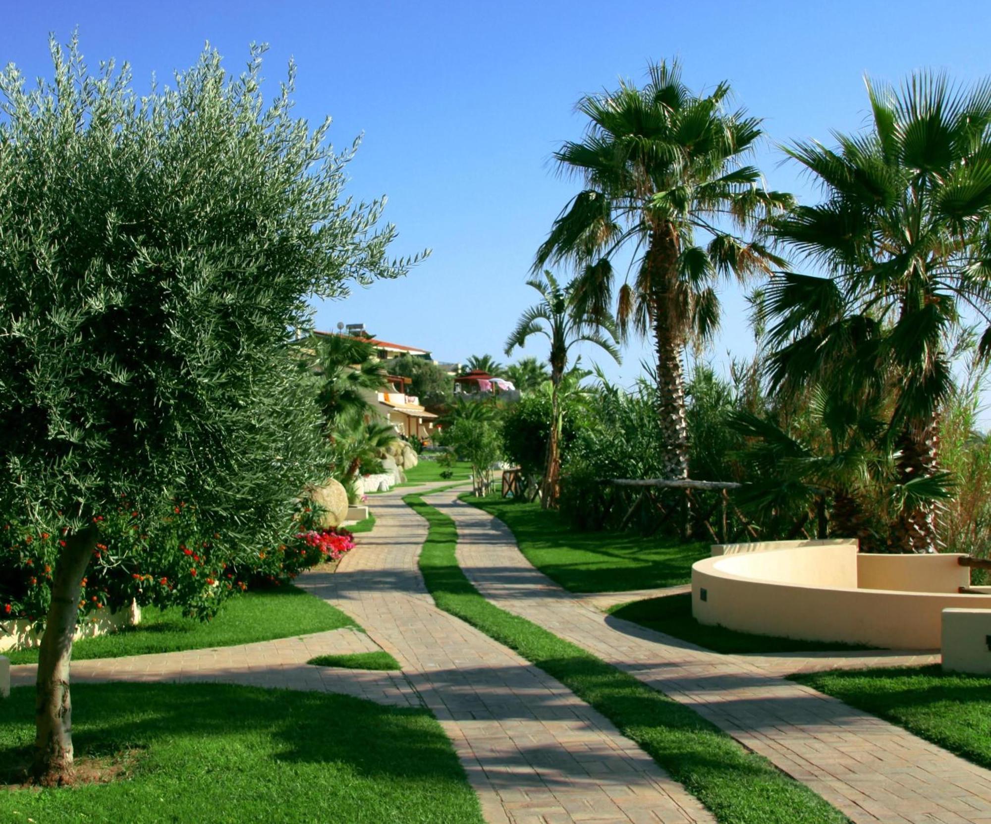 Hotel Villaggio Cala Di Volpe Capo Vaticano Buitenkant foto