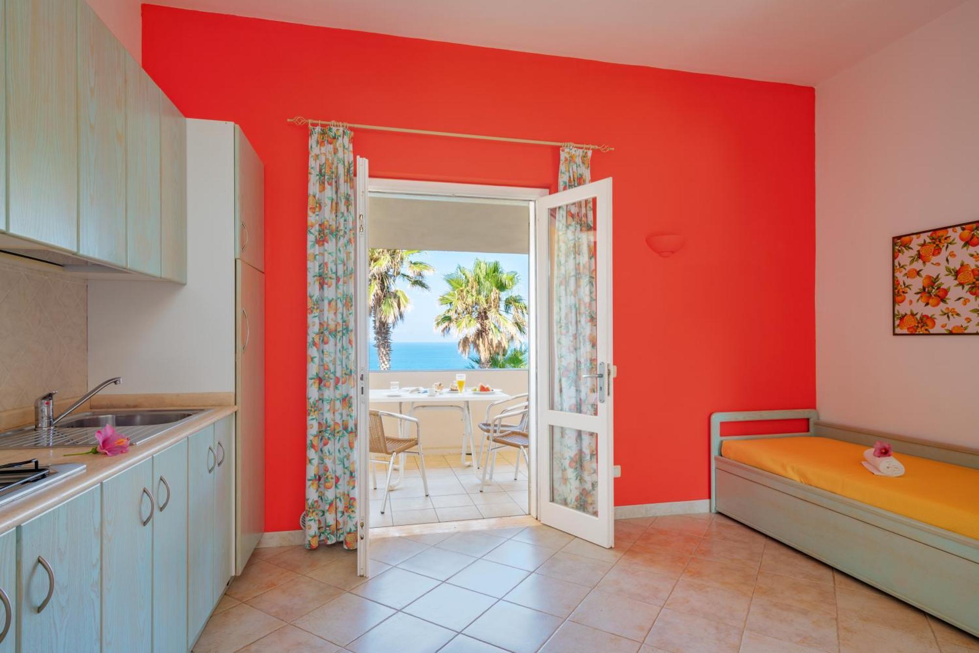 Hotel Villaggio Cala Di Volpe Capo Vaticano Buitenkant foto