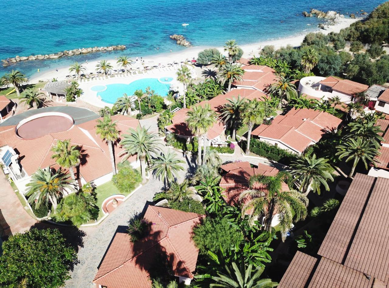 Hotel Villaggio Cala Di Volpe Capo Vaticano Buitenkant foto