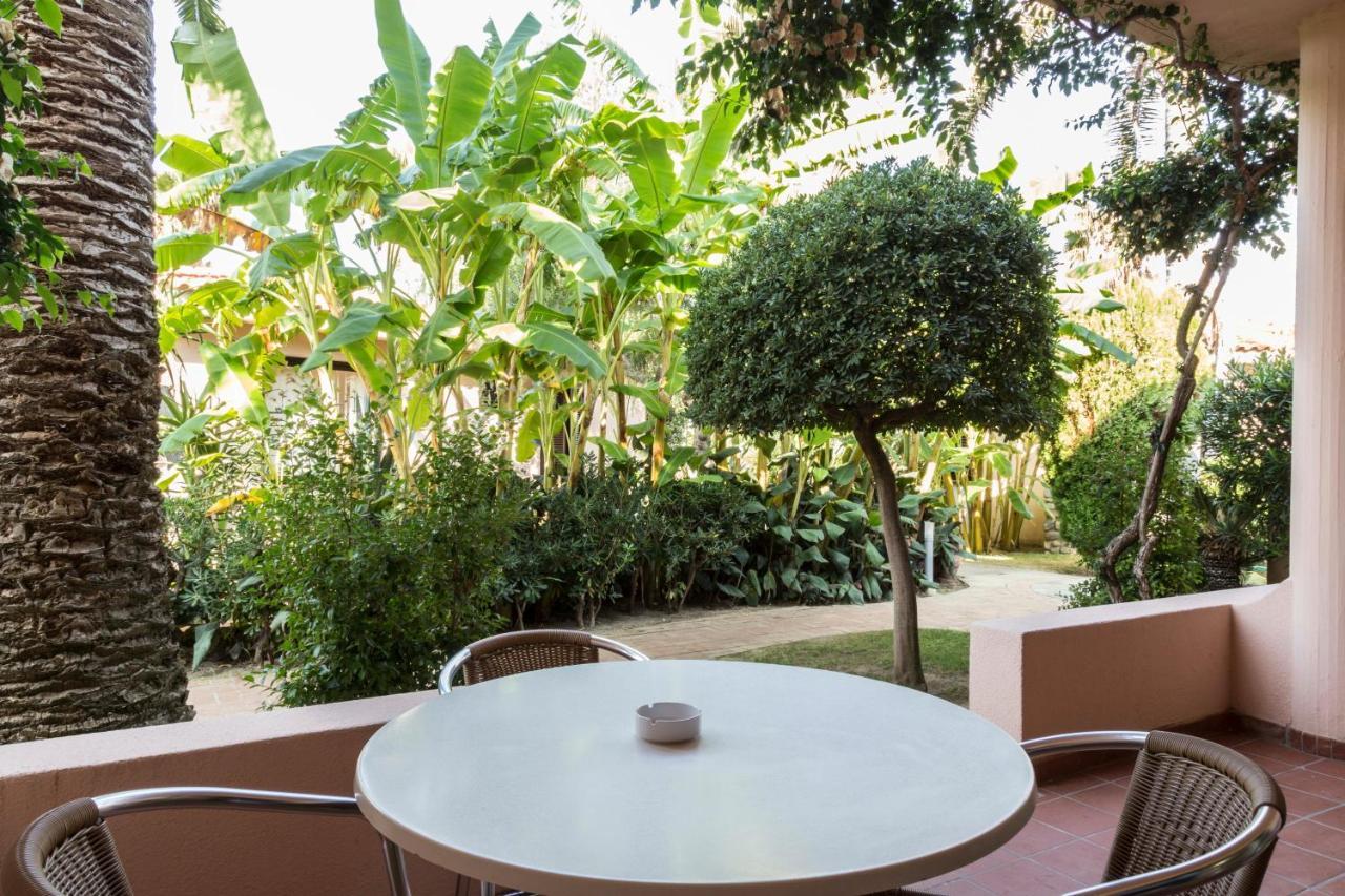 Hotel Villaggio Cala Di Volpe Capo Vaticano Buitenkant foto